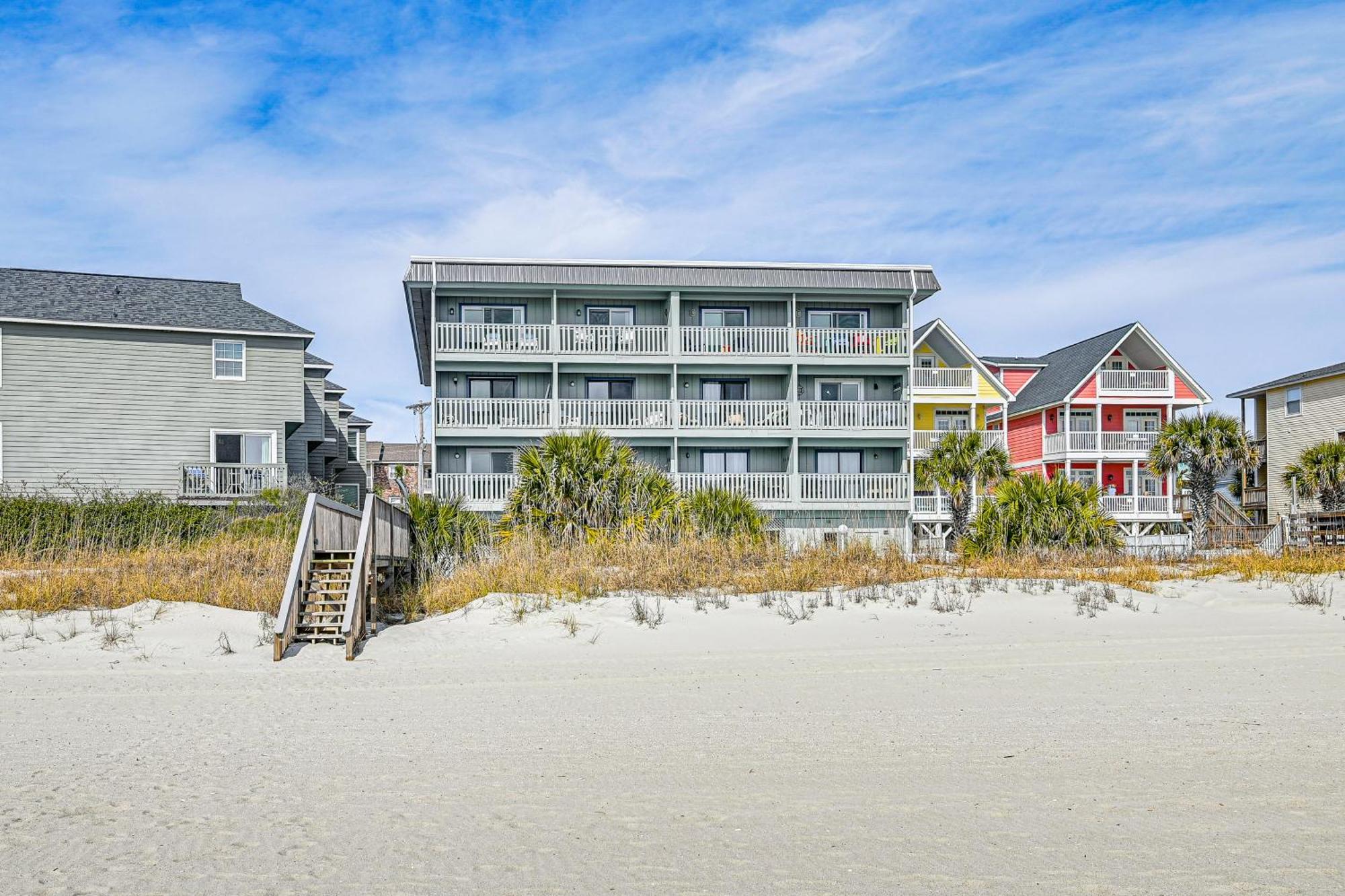 On-The-Beach Escape Oceanfront In Surfside! Миртл-Бич Экстерьер фото