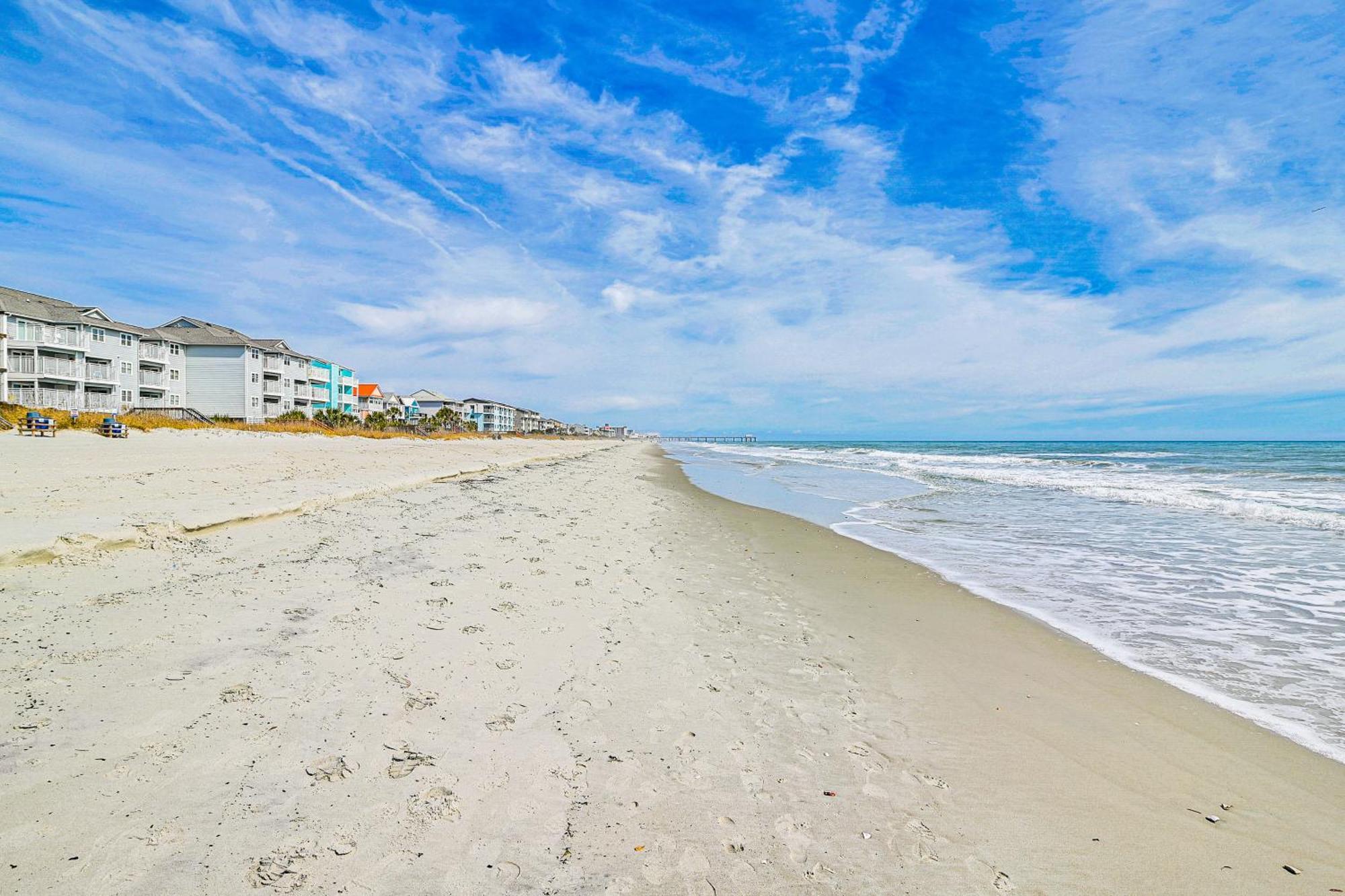 On-The-Beach Escape Oceanfront In Surfside! Миртл-Бич Экстерьер фото