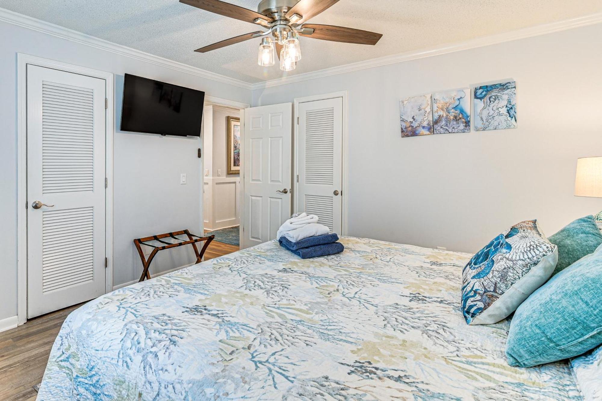 On-The-Beach Escape Oceanfront In Surfside! Миртл-Бич Экстерьер фото