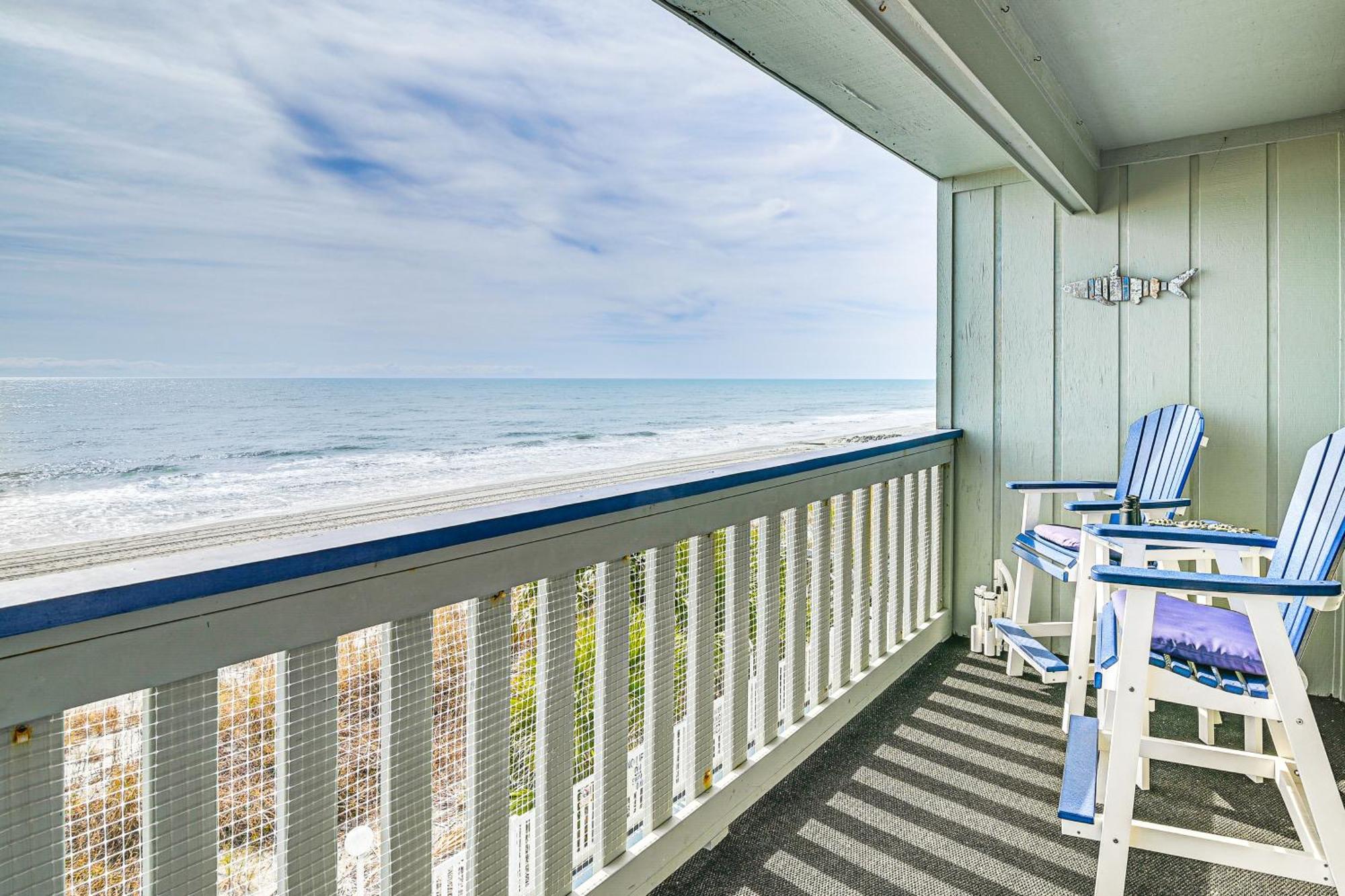 On-The-Beach Escape Oceanfront In Surfside! Миртл-Бич Экстерьер фото