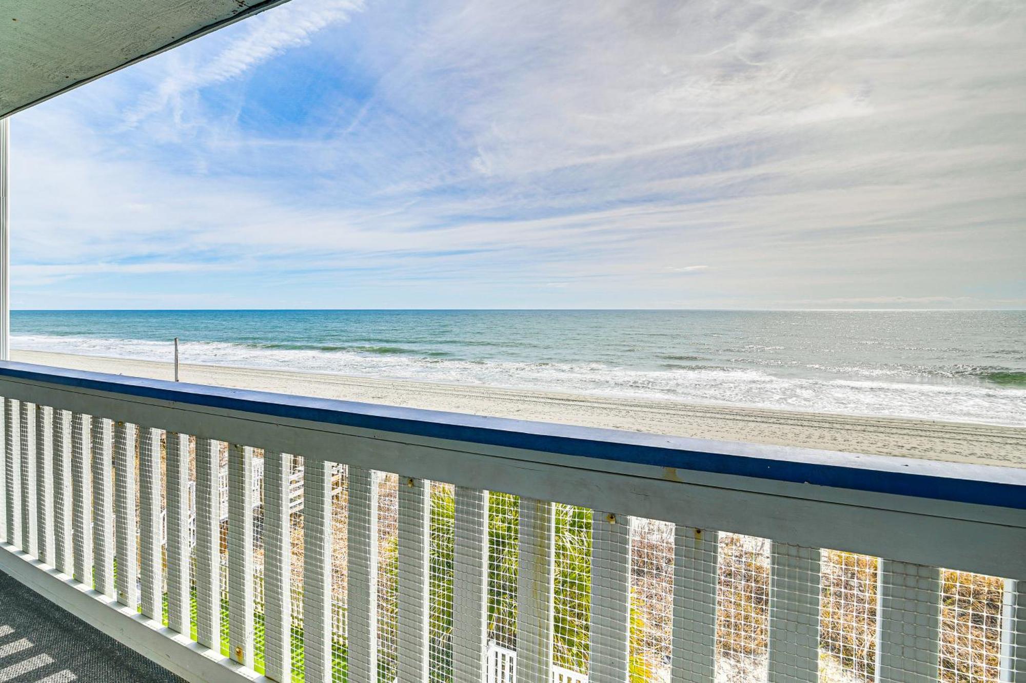 On-The-Beach Escape Oceanfront In Surfside! Миртл-Бич Экстерьер фото